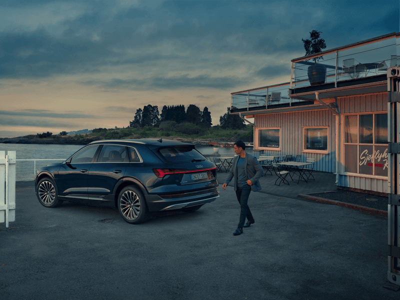 Elbilen Audi Etron klarar av att dra husvagnar och släp.