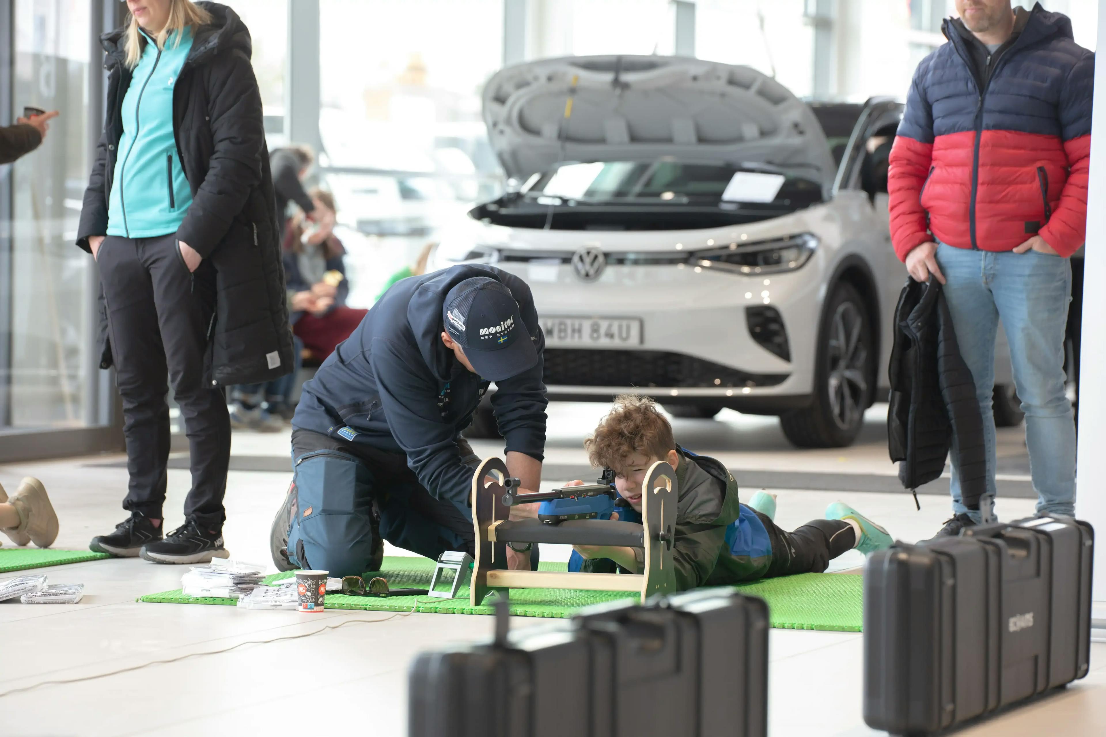 Prova på skidskytte i skidskyttesimulatorn i Volkswagen-hallen kl 11.00-14.00.